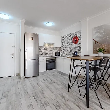 Marina Paraiso 1 Bedroom * 아데제